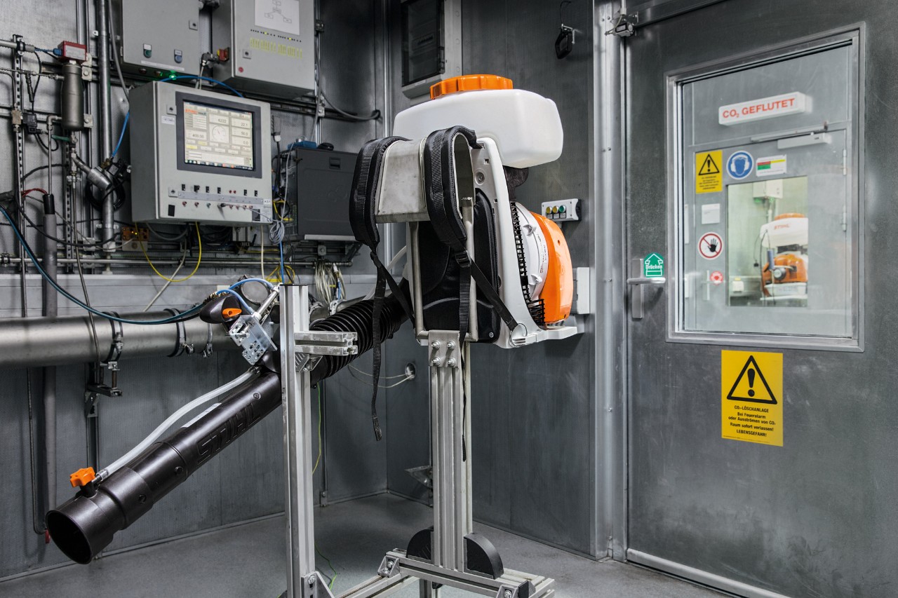 Comprobación del valor de CO2 de una máquina STIHL en desarrollo